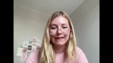 Snapshot of horney_audrey chatting on October 6, 2:39 am Audrey online show from October 6, 2:39 am