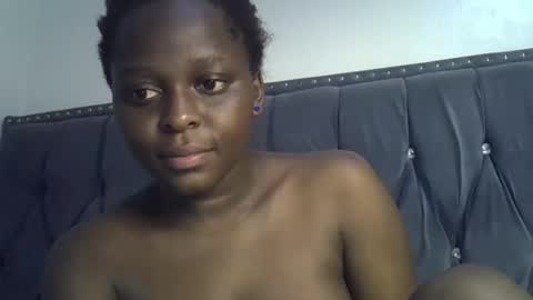 horny_ebony546069 online show from December 12, 5:37 pm