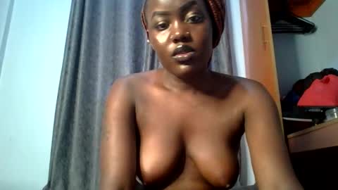 horny_lunah online show from April 4, 8:35 am