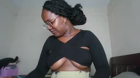 Lucy online show from February 24, 6:50 pm