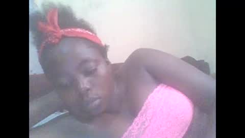 Snapshot of hornygal001 chatting on February 12, 5:15 am hornygal001 online show from February 12, 5:15 am