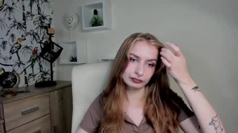 Snapshot of hot_1nina chatting on September 25, 6:34 am NINA online show from September 25, 6:34 am