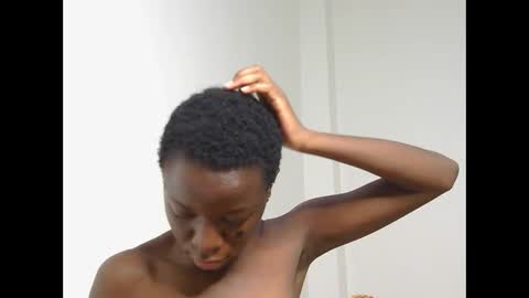 hot_chiqqq online show from April 29, 7:22 am