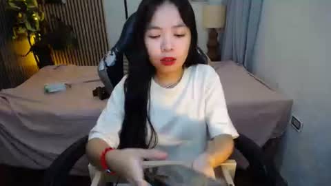 Ms Yen online show from October 11, 12:30 pm