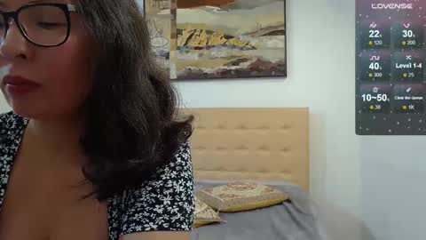 Snapshot of hot_lionesss chatting on September 15, 10:50 pm Halle online show from September 15, 10:50 pm