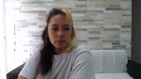 Mia online show from September 29, 4:45 pm