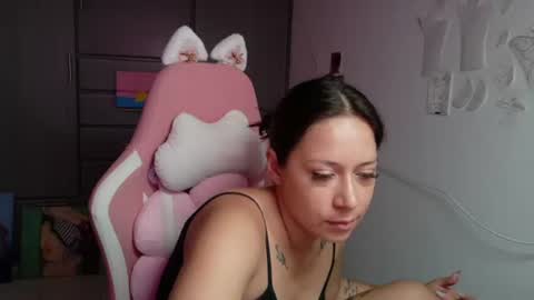 Mia online show from July 24, 1:53 pm