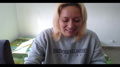 Mia online show from February 10, 2:16 pm