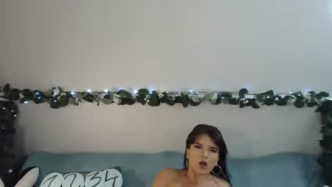 hotgirlkarina online show from June 12, 3:58 am