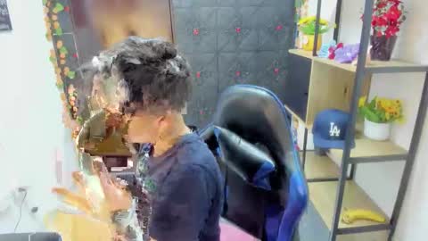 hannah online show from April 14, 2:33 am