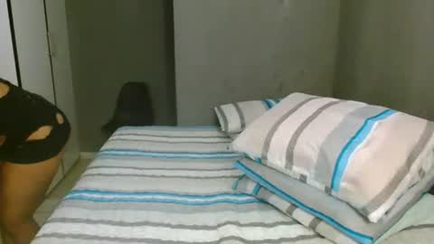 hotlilya online show from April 12, 4:21 pm