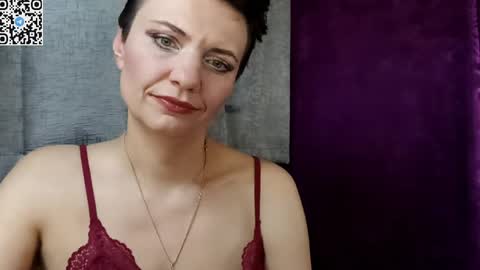 hotmamaqueen234 online show from April 15, 7:58 pm