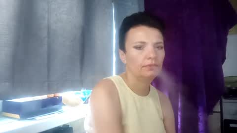 hotmamaqueen234 online show from July 21, 12:17 pm