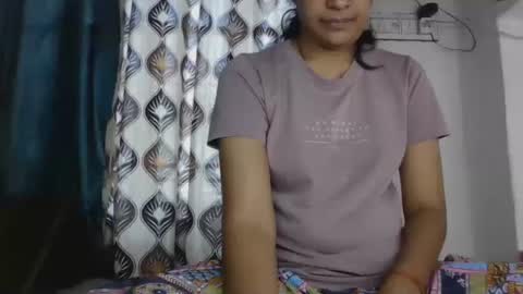 lola online show from November 1, 4:27 am