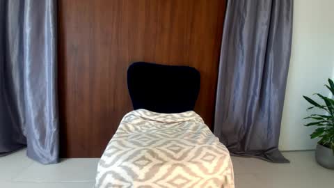 Mola online show from April 2, 8:23 am