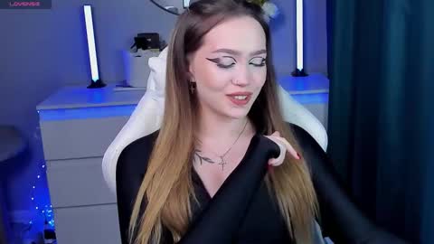 hello Im Eva online show from November 7, 2:44 pm