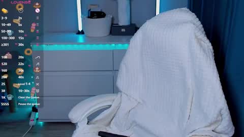 hello Im Eva online show from February 10, 8:50 am