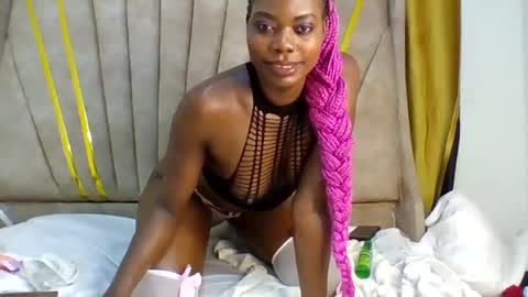 hottie_mammy online show from June 20, 4:21 pm