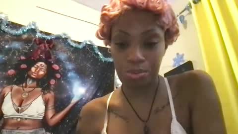 Snapshot of hottiefreckles chatting on December 10, 3:30 am Tokyodagoddess online show from December 10, 3:30 am
