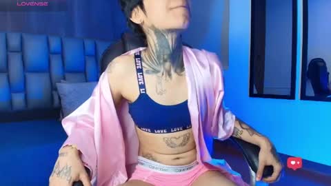 Juls online show from May 12, 7:20 pm