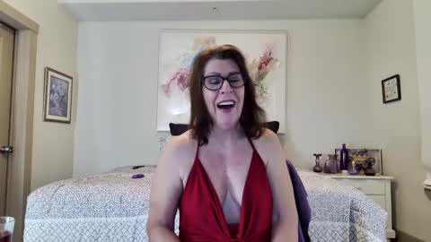Snapshot of hottxgilf chatting on February 1, 1:55 am Maggie online show from February 1, 1:55 am