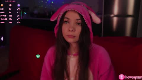 Mia online show from December 16, 5:19 pm