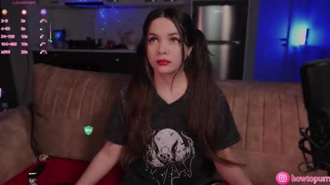 Mia online show from January 9, 5:06 pm