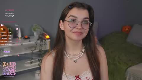 Diane online show from October 23, 7:09 pm