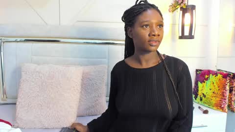 Snapshot of huddah_cam chatting on February 6, 11:42 am huddah online show from February 6, 11:42 am