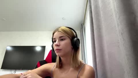 Tessa  online show from July 28, 2:13 pm