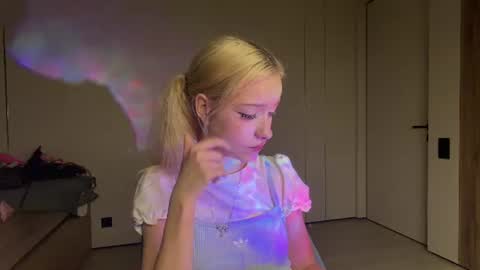 Anny online show from June 22, 5:43 pm
