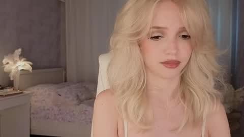 Joselle online show from June 8, 1:28 am