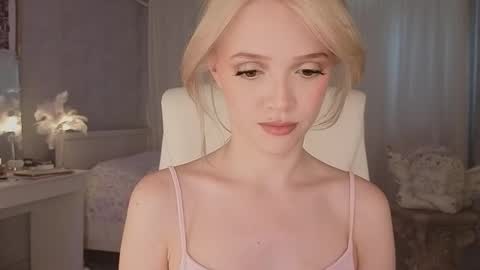 Joselle online show from June 9, 1:38 am
