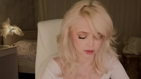 Joselle online show from May 5, 10:46 pm