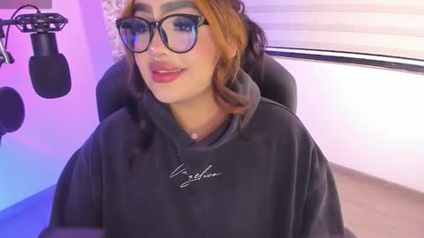 Ari online show from January 8, 1:42 am