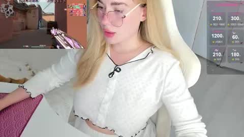 Snapshot of i_want_you_eva chatting on October 10, 3:17 pm HiI am  EvaPVT is open  online show from October 10, 3:17 pm