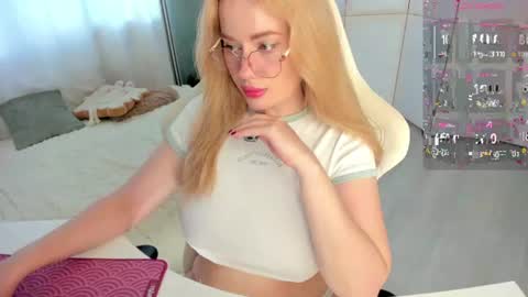HiI am  EvaPVT is open  online show from July 19, 2:41 pm