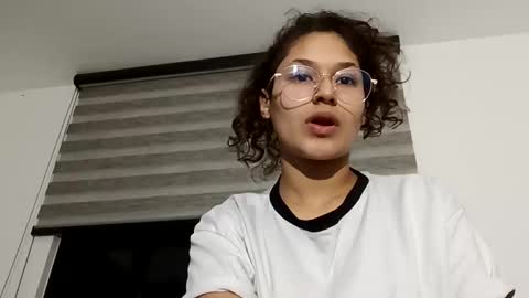 Snapshot of iam_nikki chatting on February 13, 1:40 am On instagram Imm  NikkiHelp me reach 100 likes online show from February 13, 1:40 am