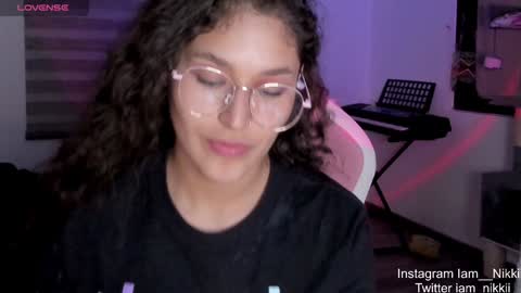 Snapshot of iam_nikki chatting on December 4, 6:22 am On instagram Imm  NikkiHelp me reach 100 likes online show from December 4, 6:22 am