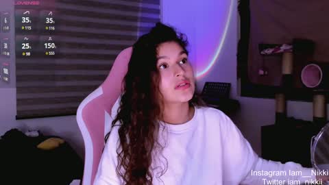 Snapshot of iam_nikki chatting on December 7, 7:05 am On instagram Imm  NikkiHelp me reach 100 likes online show from December 7, 7:05 am
