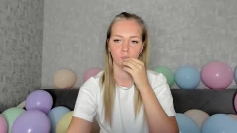 Venus online show from October 2, 2:33 pm