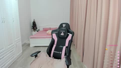 Snapshot of iamcassidy chatting on January 2, 6:07 am Cassie  STREAMS HERE EVERYDAY online show from January 2, 6:07 am