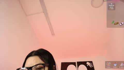 Snapshot of iamlola_ chatting on October 15, 4:04 am IM LOLA online show from October 15, 4:04 am