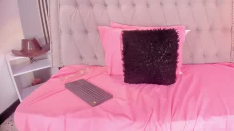 Snapshot of ibony_laik chatting on October 9, 5:33 am Ibony lalk online show from October 9, 5:33 am