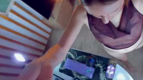 Nana online show from February 20, 5:25 pm