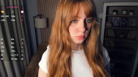 Snapshot of icyhoneybite chatting on October 17, 9:12 am Jane online show from October 17, 9:12 am