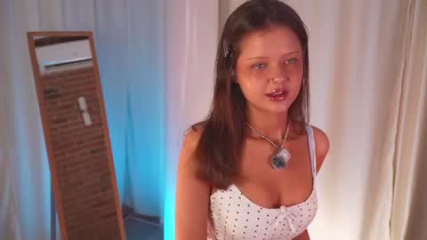 Lisa online show from August 2, 9:29 pm