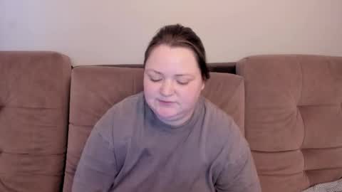 Snapshot of ihaveasecret_ chatting on September 11, 8:03 am Alice online show from September 11, 8:03 am