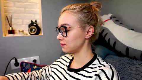 ileanacampbel online show from February 27, 4:52 am