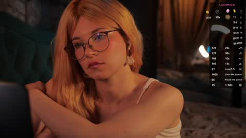 Lindsey and Candice online show from July 29, 8:53 pm